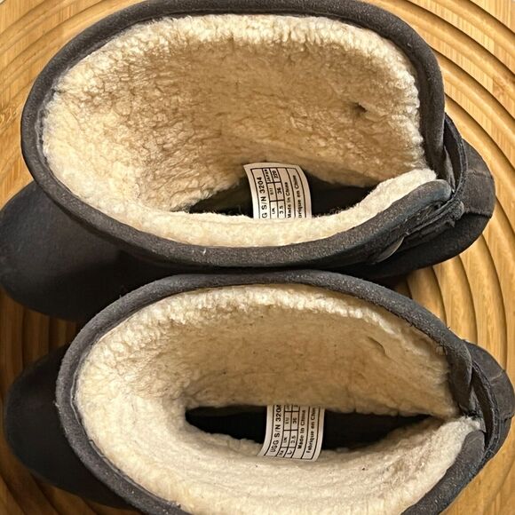 UGG Lynnea Brown Suede Leather Ankle Fold Over Booties Women’s Size 5 US - Picture 16 of 16